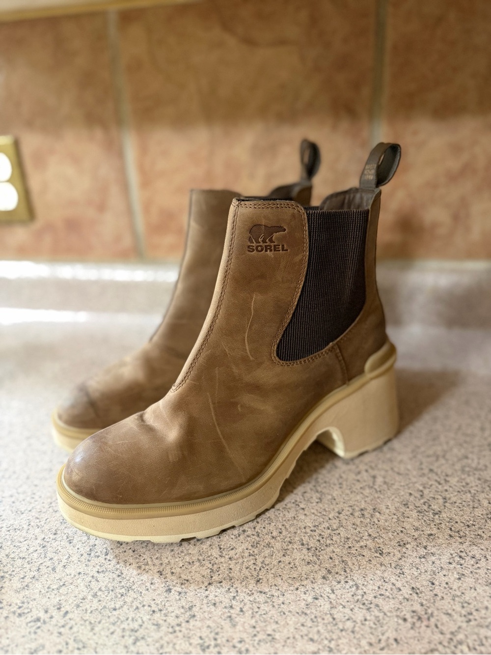 SOREL Joan Now Chelsea Leather Boots   - Size 9.5